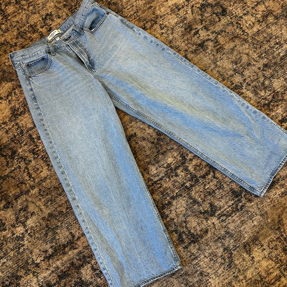 Abercrombie & Fitch Light Blue Relaxed Jeans - Picture 3 of 7